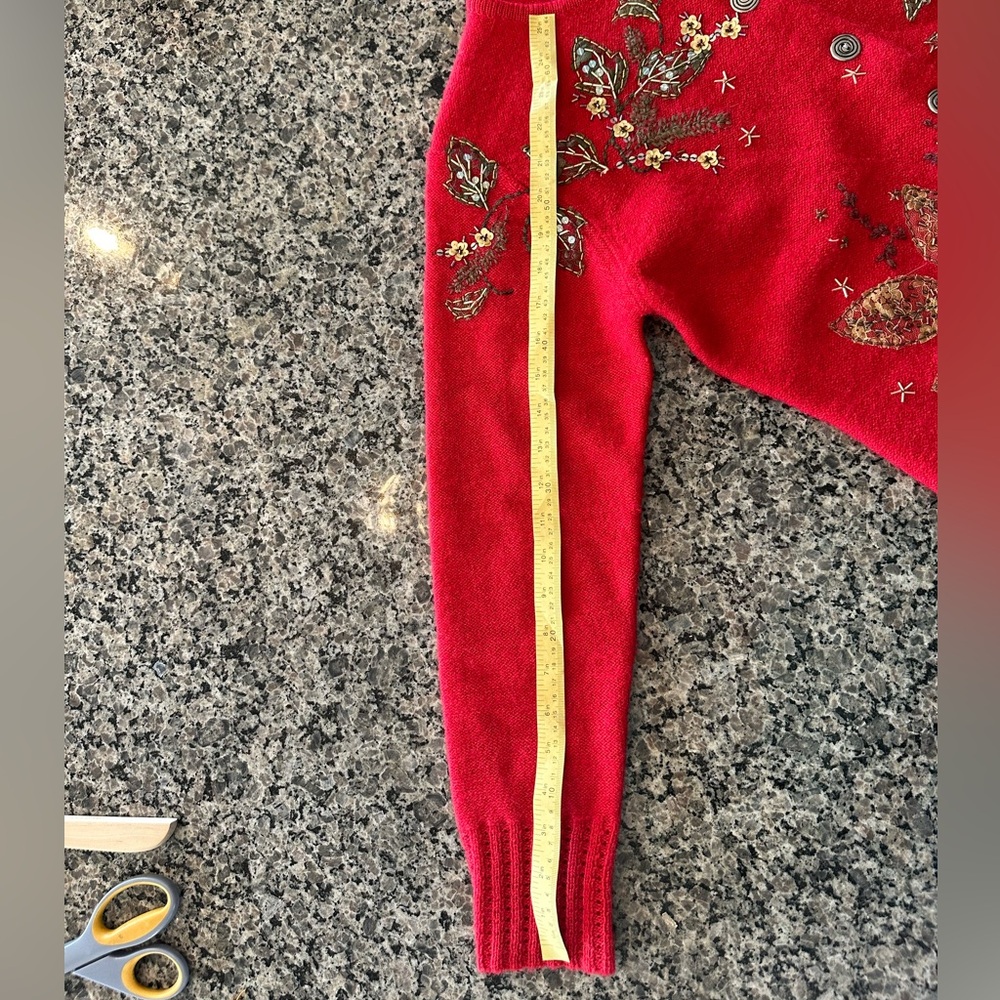 ✨VTG✨SUSAN BRISTOL Beautiful Vintage
Red Wool Embellished Size Small BUTTON UP - Picture 9 of 11